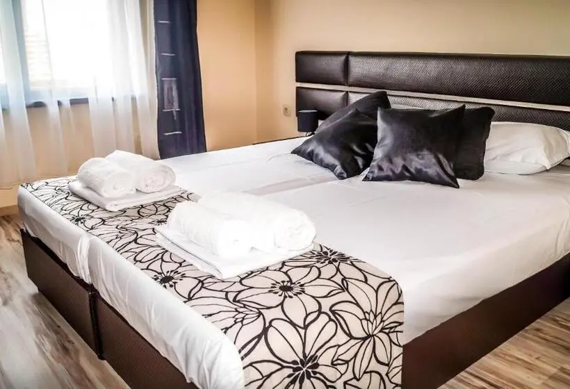庭の見える１ベッドルームアパートメント, Guest House Meridi