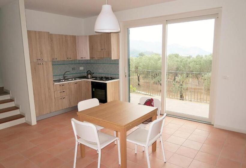 테라스 싱글룸, La Tortora