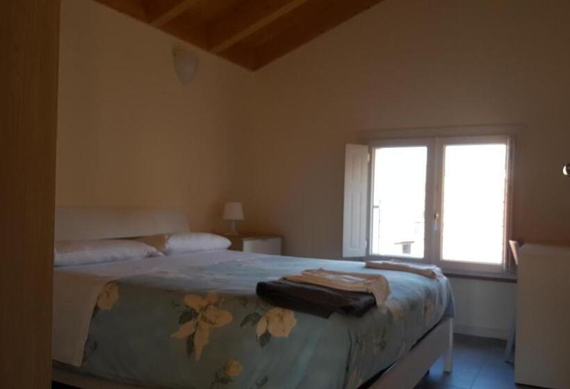 침실 2개 스위트, La Tortora