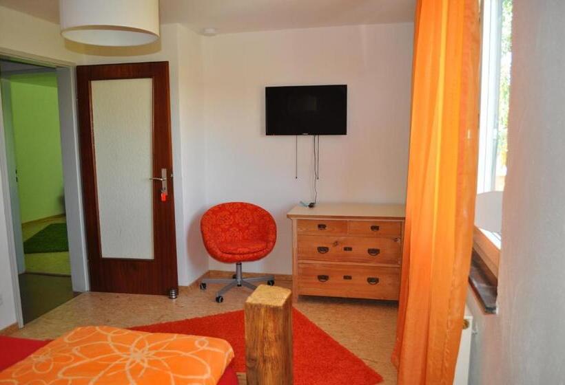 スタンダードルーム, Punkrock Harbour Pension Bähr