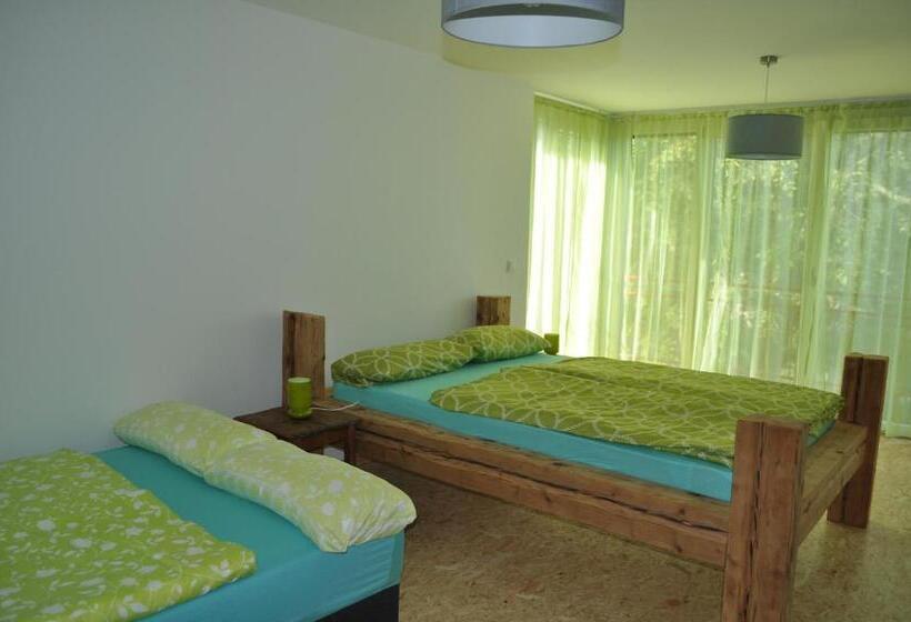 スタンダードルーム, Punkrock Harbour Pension Bähr