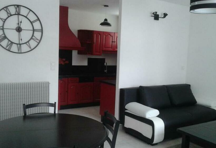 Семейный Номер, Chez Laurence