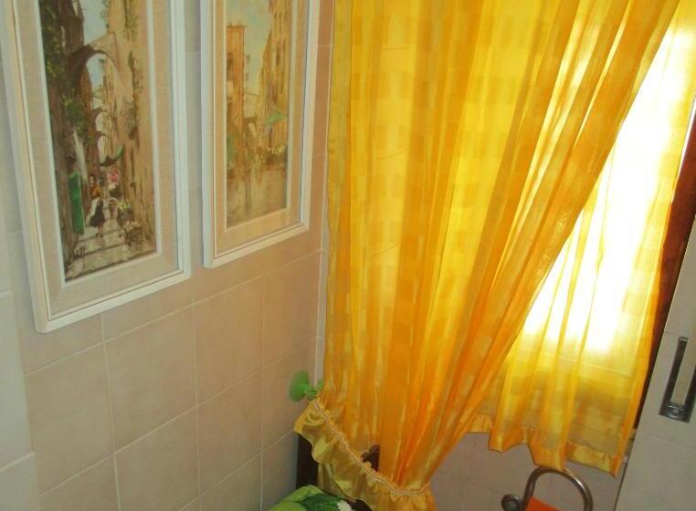 اتاق استاندارد چهار تخته, Daniel And James