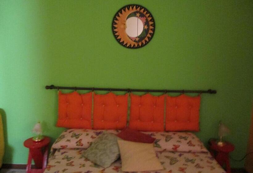 اتاق استاندارد با سرویس بهداشتی مشترک, Daniel And James