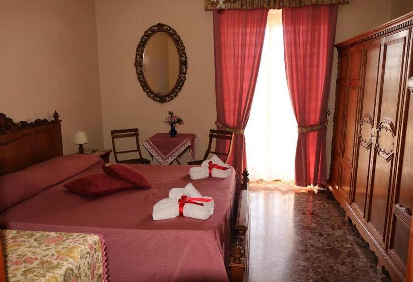 اتاق استاندارد چهار تخته, Daniel And James