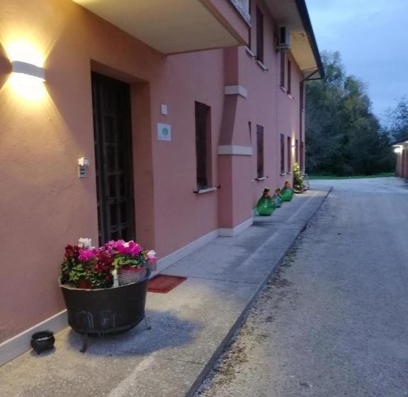 اتاق لوکس با چشمانداز باغ, Quo Vadis Qui Vieni