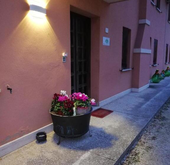 اتاق لوکس با چشمانداز باغ, Quo Vadis Qui Vieni