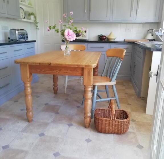 豪华工作室, Records Place