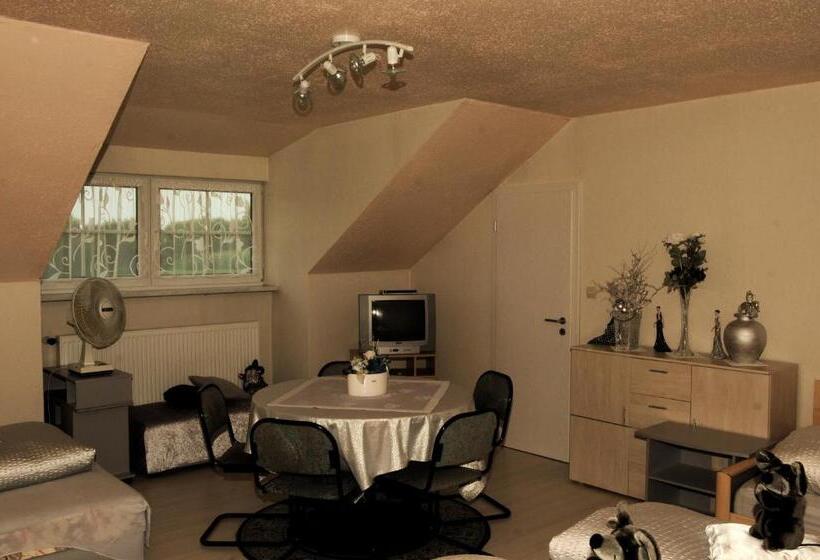 4인용 스탠다드 룸, Caruso Pension Und Pizzeria