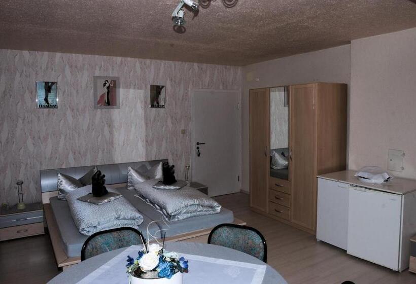 Четырехместный Номер Стандарт, Caruso Pension Und Pizzeria
