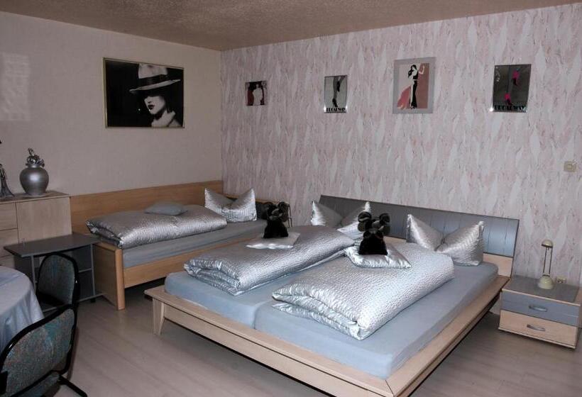 4인용 스탠다드 룸, Caruso Pension Und Pizzeria