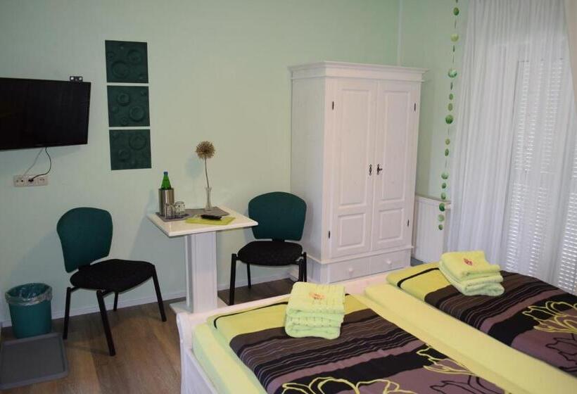 Номер Стандарт с Террасой, Gästehaus Sabina  Frühstückspension, Bed & Breakfest