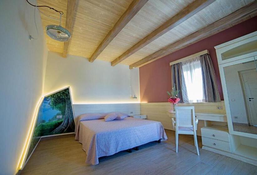 带露台的小型套房, Agriturismo Frantoio Mafrica