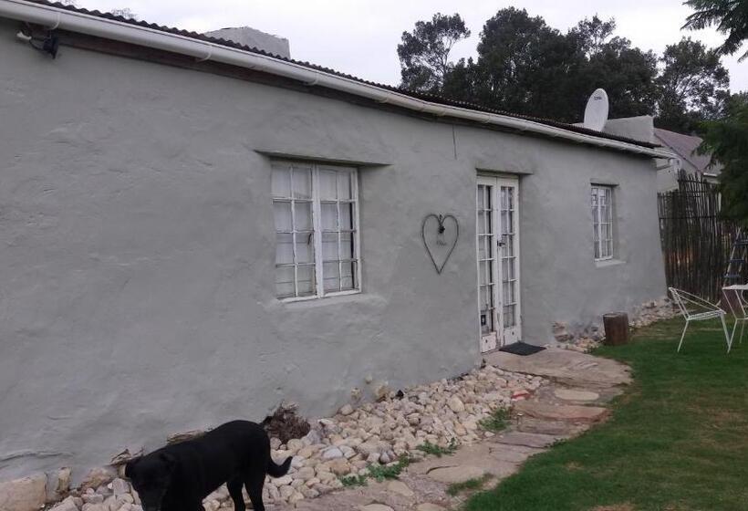 Dom 1 Sypialnia, Die Hoenderhok And Die Plaashuisie