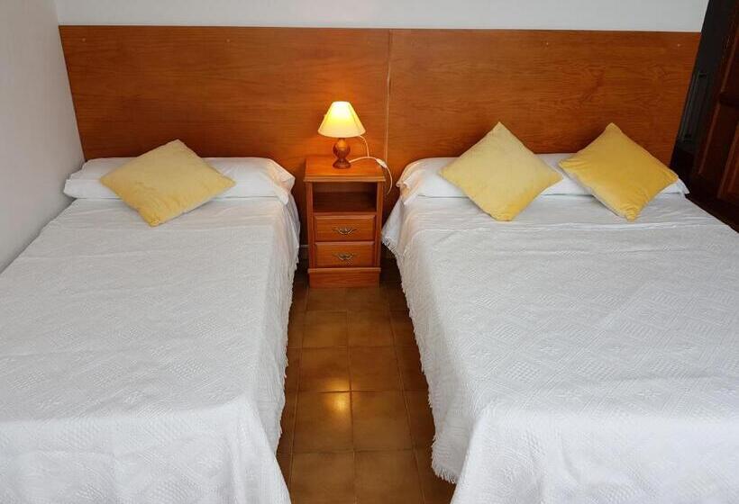 اتاق لوکس با چشم‌انداز دریا, A Vianda