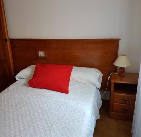 اتاق استاندارد یک تخته با سرویس بهداشتی مشترک, A Vianda