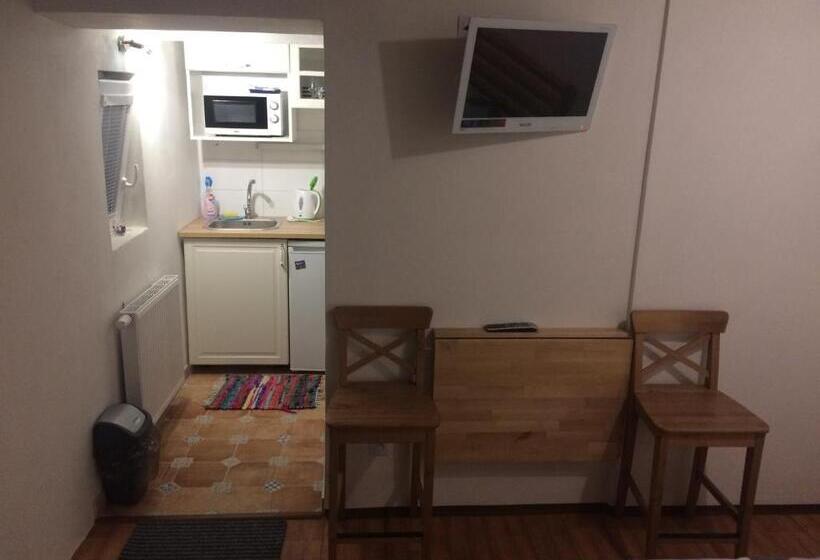 テラス付きスタンダードワンルーム, Chalupka