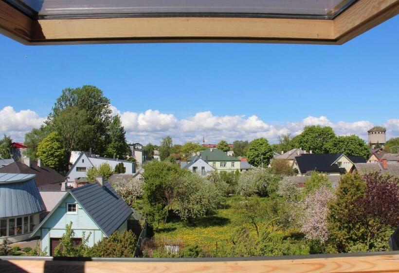 اتاق استاندارد سه تخته با چشم‌انداز, Sunrise Majutus