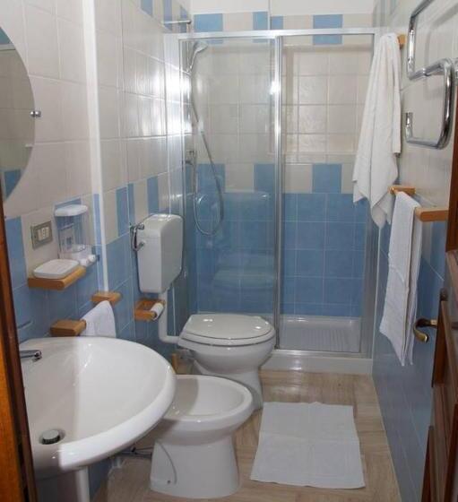 חדר סטנדרט לשלושה, B&b La Bougainvillea