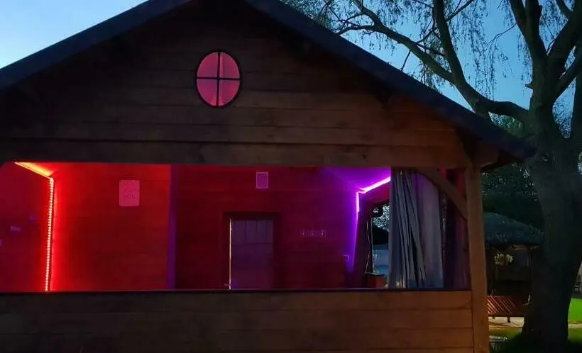 キングサイズベッドのスイートルーム, Het Filipijns Slaaphuisje