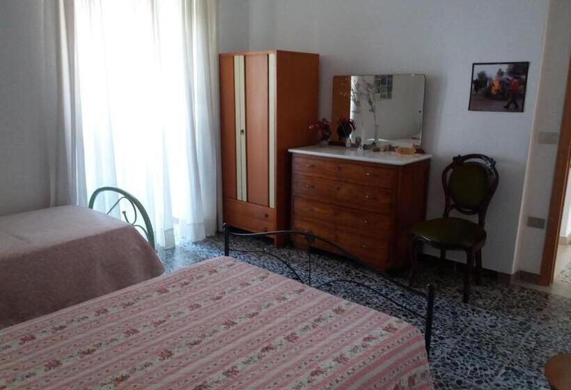 Economy Triple Room, Sa Nuche