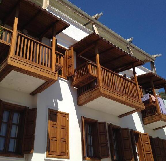 اتاق خانوادگی, The White House Kalkan