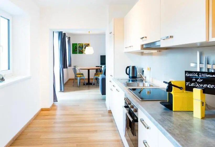 2 Schlafzimmer Apartment, Fleischerei Apartments, Cafe & Weinbar