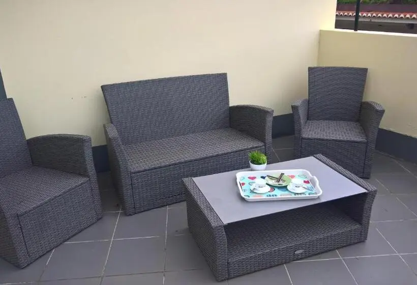 ルームシェアのワンベッド, Hostel Casal São João