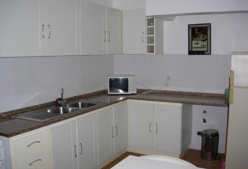 ルームシェアのワンベッド, Hostel Casal São João