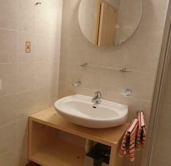 דירת חדר, Stockerhof