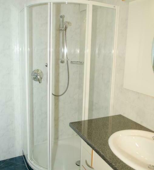 דירת שני חדרים, Stockerhof