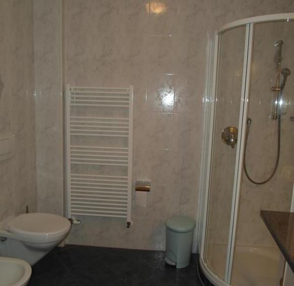 דירת שני חדרים, Stockerhof