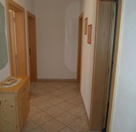 Апартаменты 2 Спальни, Stockerhof