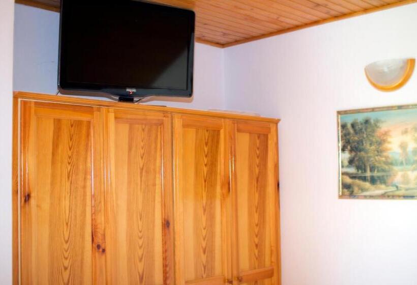 اتاق استاندارد سه تخته با بالکن, Tourist Farm Mraz