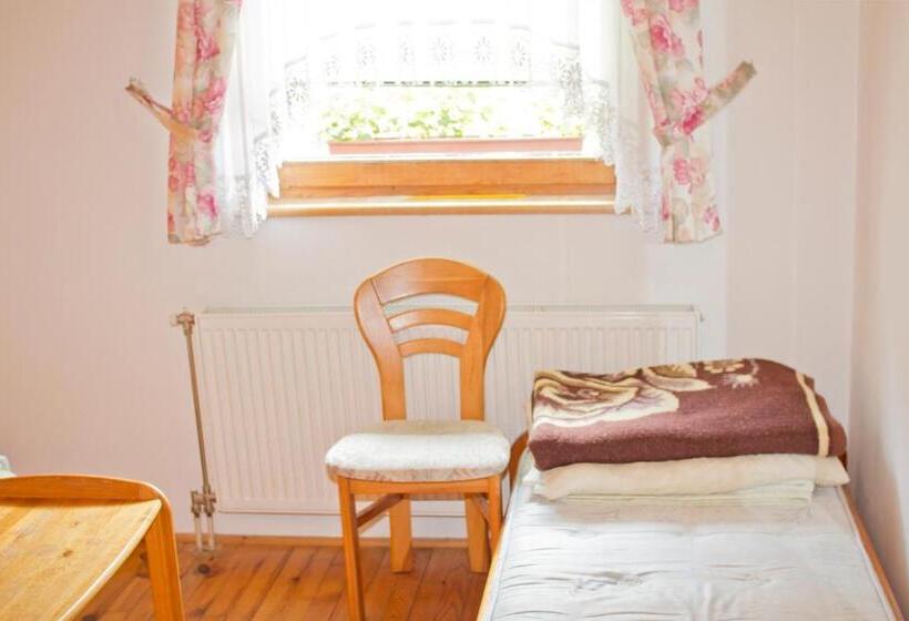 اتاق استاندارد سه نفره, Tourist Farm Mraz