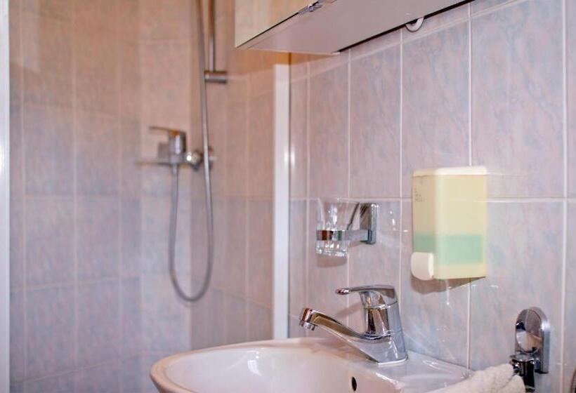 اتاق استاندارد, Tourist Farm Mraz