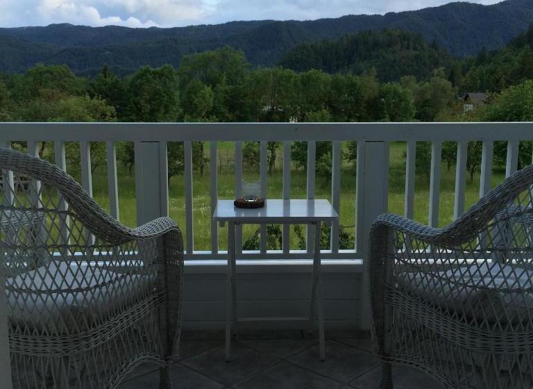 استودیوی استاندارد, Guest House Vitaja