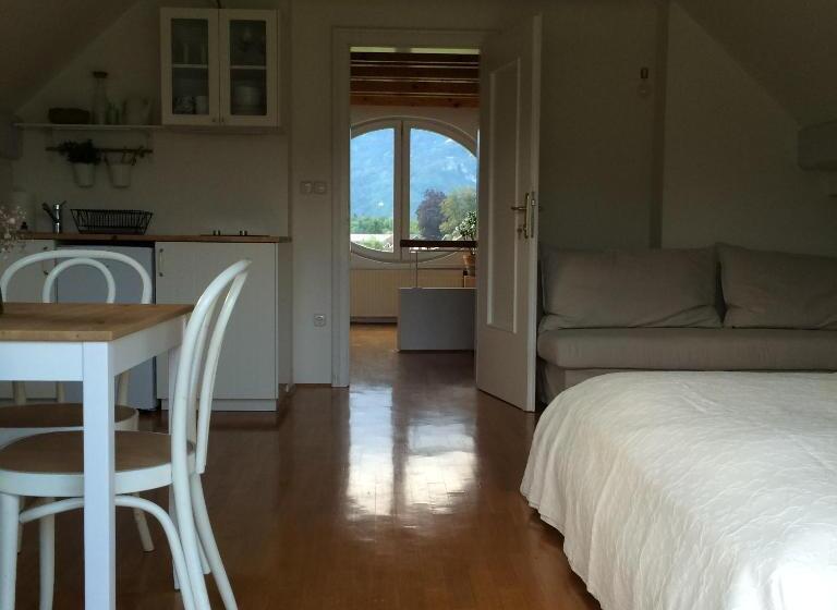 استودیوی استاندارد, Guest House Vitaja