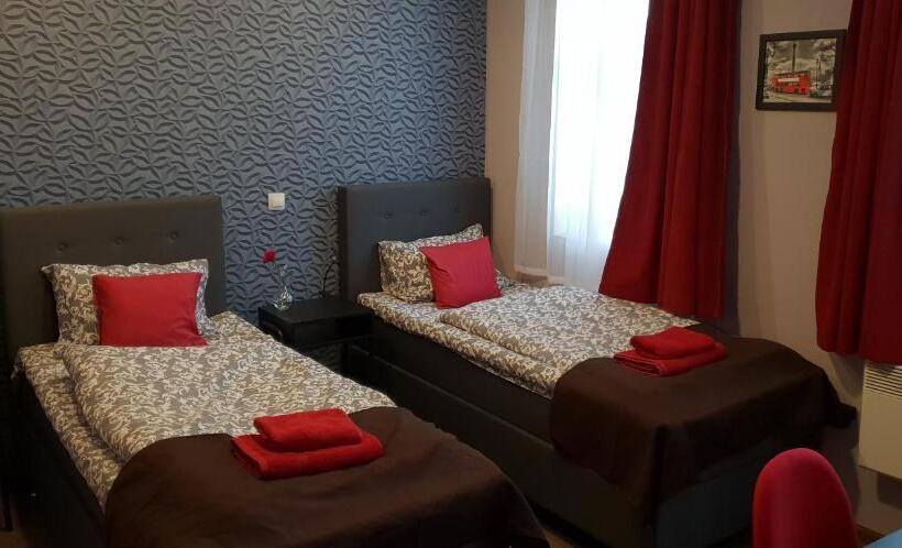 غرفة عائلية, Pension Stella