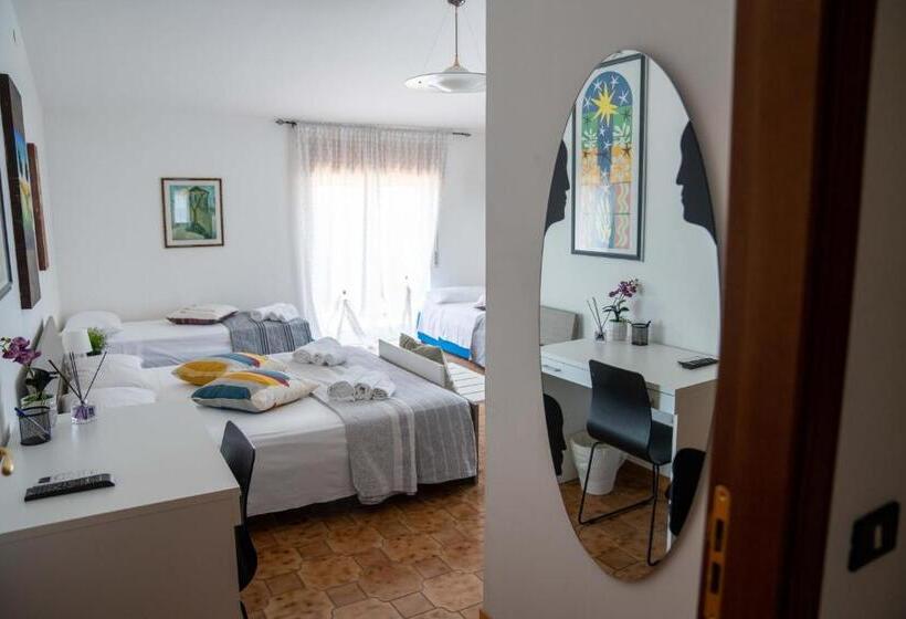 Четырехместный Номер Стандарт, Queen S Bed & Breakfast