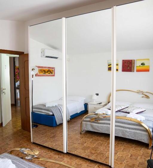 Номер Стандарт Трехместный, Queen S Bed & Breakfast