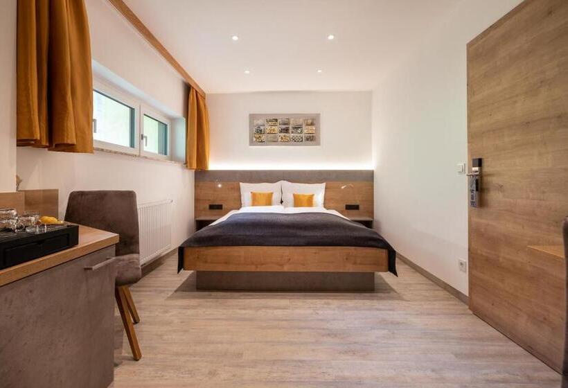 Deluxe Room Mountain View, Der Burgblick Adults Only