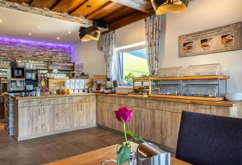 חדר יחיד בסיסי, Der Burgblick Adults Only