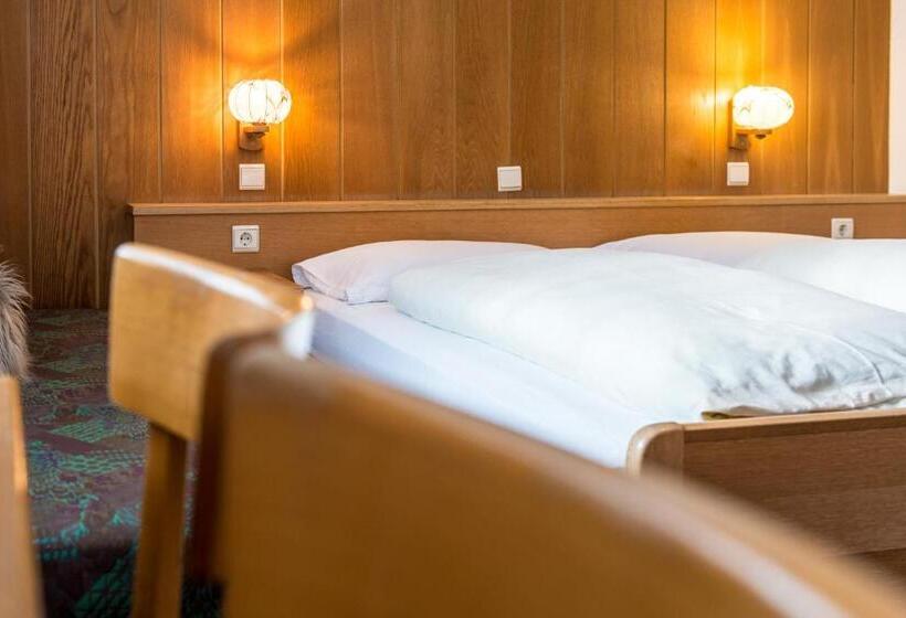 标准三人间, Garni Niederbacher