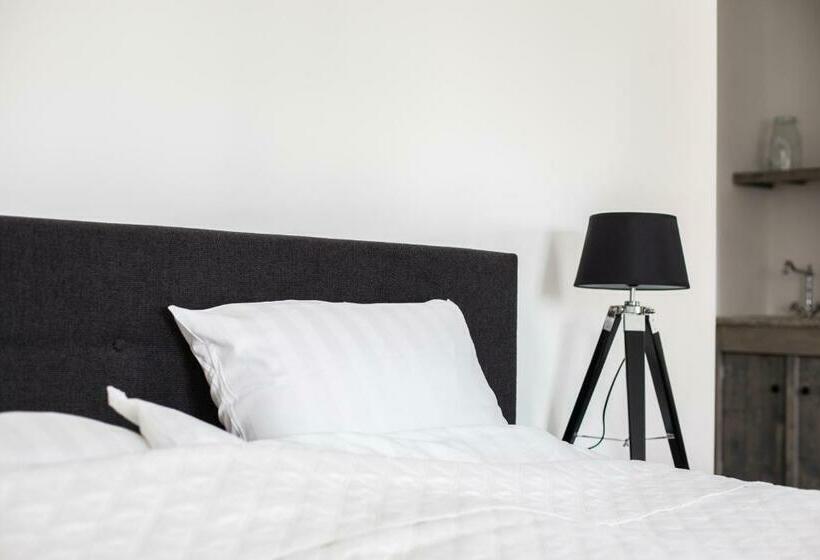 اتاق لوکس با تخت بزرگ, Klooster Nieuwkerk Goirle