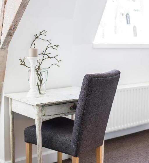 اتاق لوکس با تخت بزرگ, Klooster Nieuwkerk Goirle