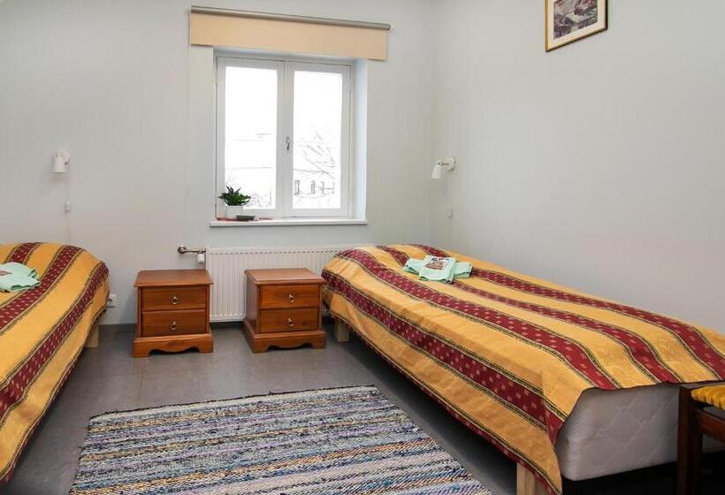 اتاق استاندارد چهارنفره با سرویس بهداشتی مشترک, Guesthouse Laurits
