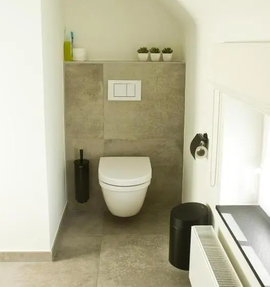 デラックスルーム, B&b Interludium