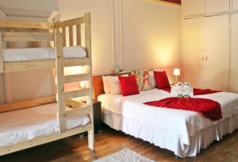 غرفة عائلية, Bun Clody Manor   Guest House & Coffee Shop