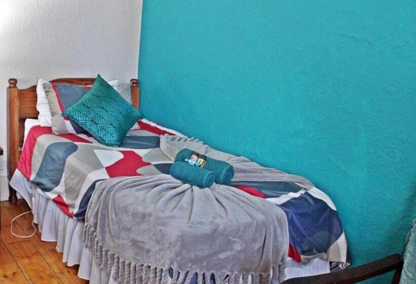Номер Стандарт Трехместный, Bun Clody Manor   Guest House & Coffee Shop